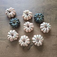 9 Decorative pumpkins - Halloween