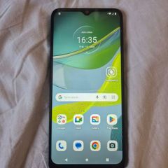Motorola Moto E13 64GB - Unlocked - Excellent Condition