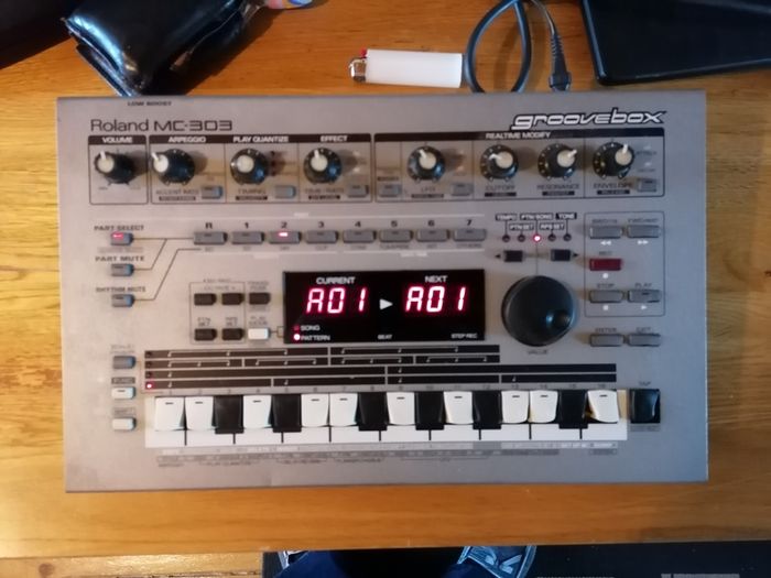 Roland Mc 303 Groove Box