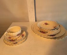 Myott Olde Chelsea Part Dinnerware Set