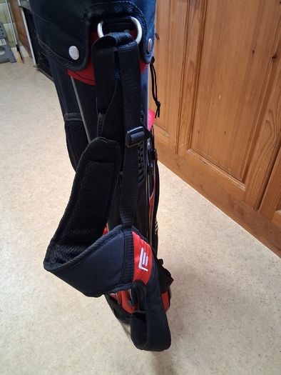 Golf clubs.Set Of Wilson Right Handed Golf Clubs For A 12 To 14 Year Old. Collect In Dublin Or Receive Via Post.