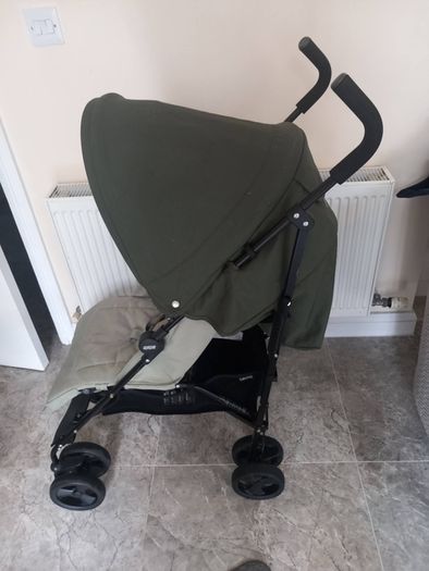 Mama's a papa's baby's buggie no rain covers.