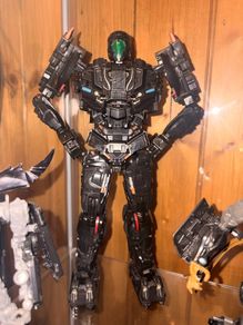 transformers Lockdown figure