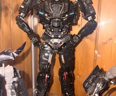 transformers Lockdown figure