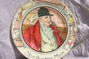 THE HUNTING MAN (D.6282) - a vintage Royal Doulton collector's plate (c.1950's). Excellent condition. PRICE REDUCED