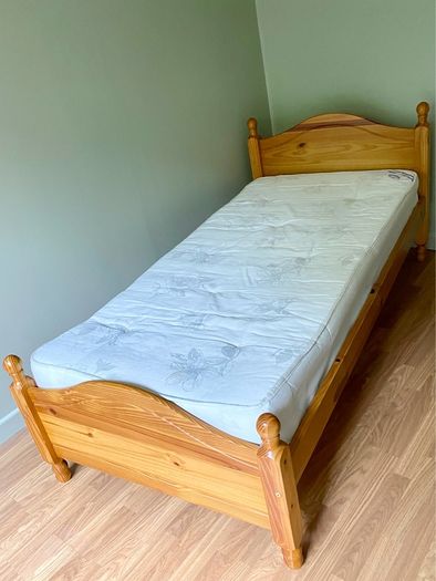Pine single bed