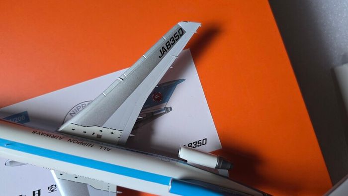 JC Wings 1:200 All Nippon Airlines Boeing B-727 200