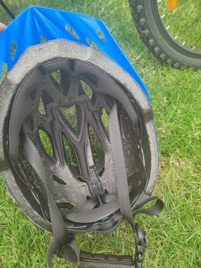20" Bike incl matching helmet Like New