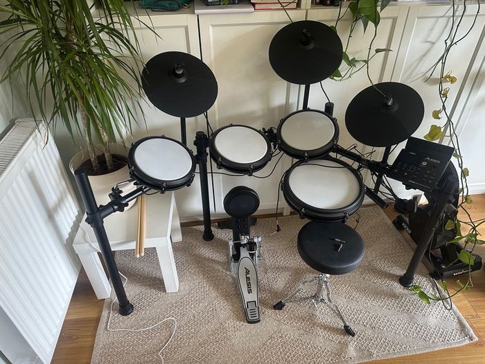Alesis Nitro Max Electronic Drumkit