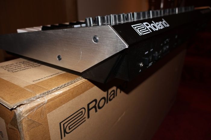Roland - SYSTEM-8 | PLUG-OUT Synthesizer [+ extras]