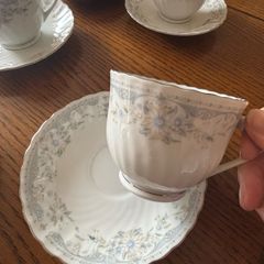 Cups & saucers