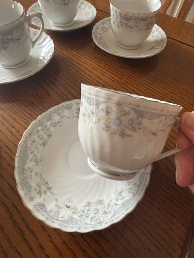 Cups & saucers
