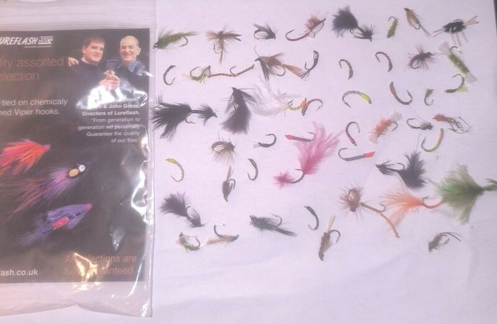 lureflash quality assorted fly selection 50 flies in viper hooks