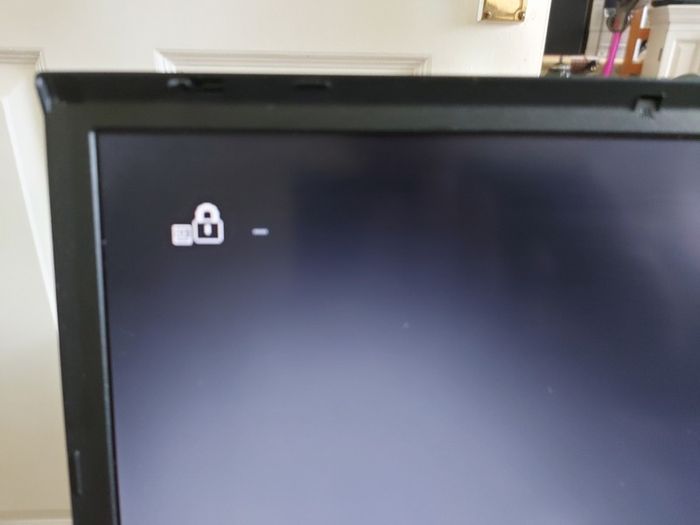 Lenovo T60p IBM Thinkpad, in excellent cosmetic condition, Battery is Good but states Error with Date & Time, and displays Lock Sign