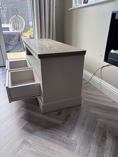 Tv unit