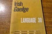 Vintage Irish Gaeilge Phrase Dictionary and Study Guide Language 30