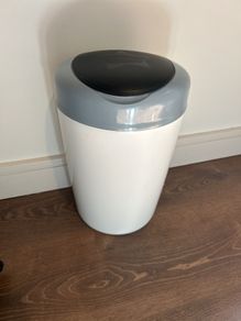 2x nappy bins
