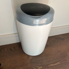 2x nappy bins