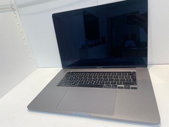 Apple MacBook Pro 16" A2141 macOS Tahoe i7-9750H 2.60GHz, 16GB RAM, 500GB SSD, Touch-Bar Laptop