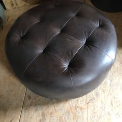 ottoman brown leather 1meter circumference / good sitting room table too