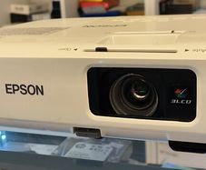 Epson EB-X24 3500 Lumens Home Cinema HDMI Projector XGA  (Lamp: 1397 hours) Used