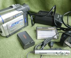 Panasonic NV-DS65 Digital Camcorder , (charger, tape and bag) works well