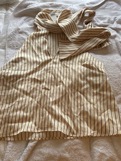 beige top