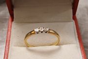 9ct trilogy ring