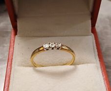 9ct trilogy ring