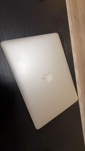 MacBook Air 2017 Good Condition