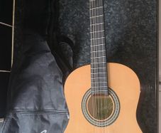 Jose Ferrer Guitar brand new condition