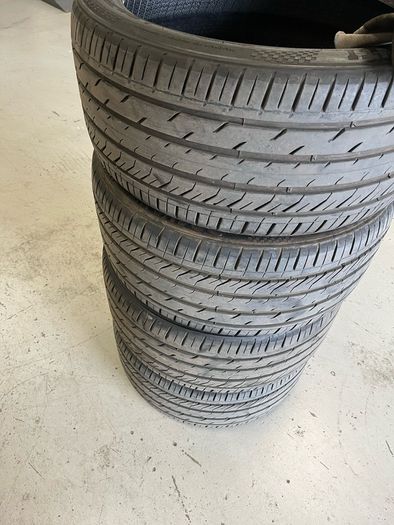 295/35/21 tyres
