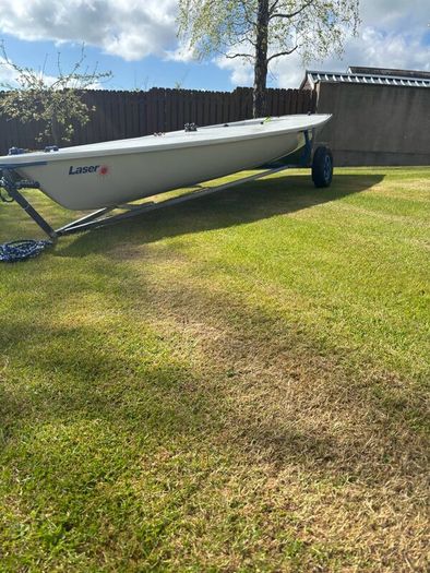 Laser sailing dinghy 4.7 and Radial