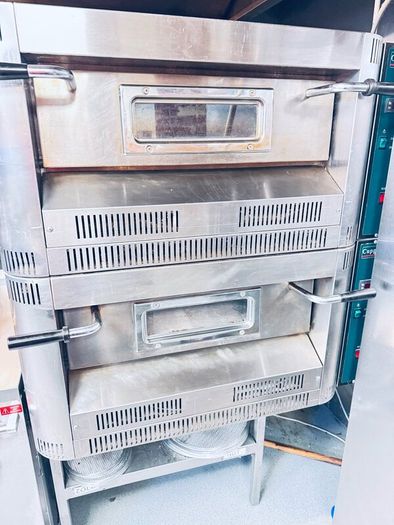Pizza oven