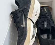 nike air zoom alphafly 2-size uk 10.5