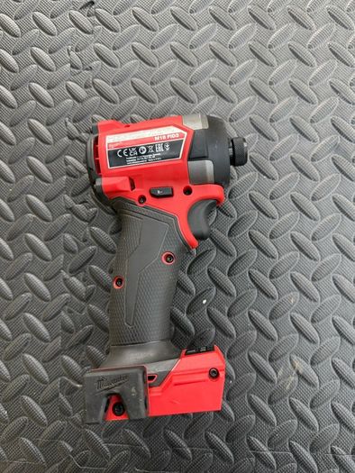 milwaukee 1/4 impact fid3