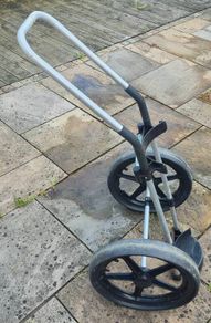 Easy move golf trolley