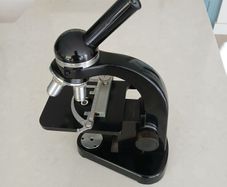 Leitz Microscope