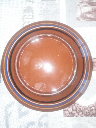 Majolica Art Pottery Wall Plate no chips or cracks, Postage Available or Collection