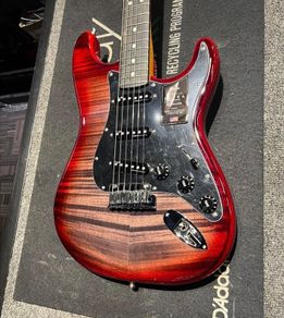 Limited Edition Fender AM Ultra Umbra Burst
