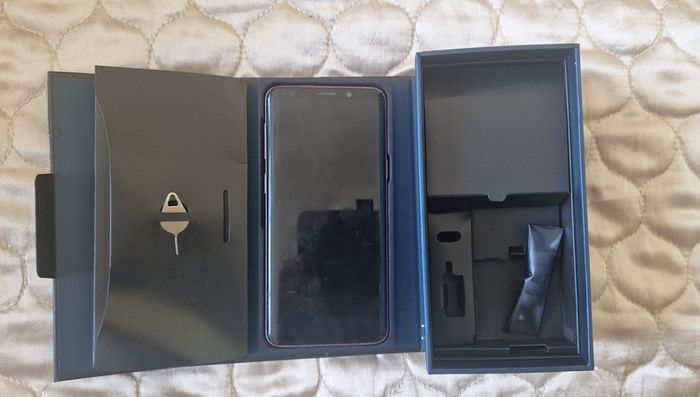 Samsung S9 Mobile Phone