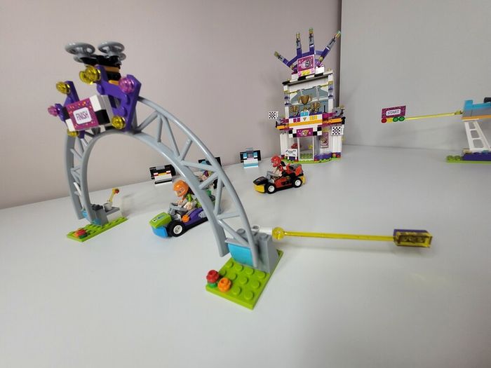 LEGO Friends 41352 The Big Race Day