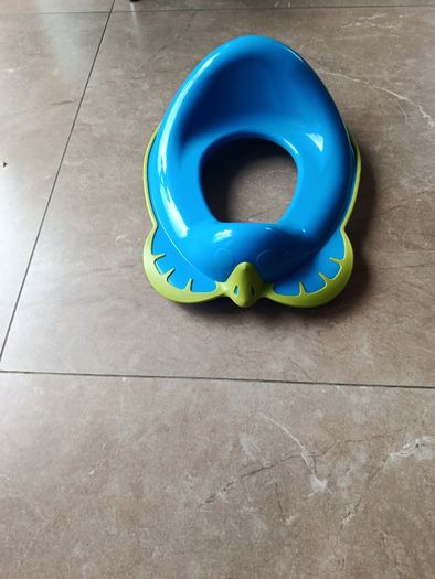 Baby toilet seat