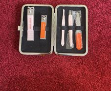 Nail cutter with a little purse