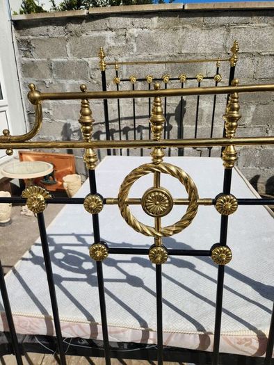 Stunning 4 foot Victorian brass and cast on castors
