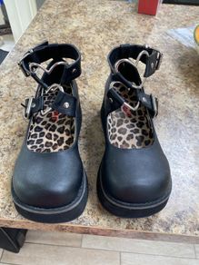Shoe