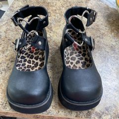 Shoe