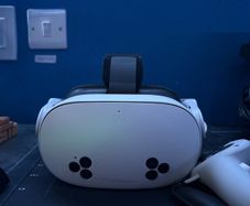 Meta Quest 3S VR Headset
