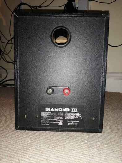Wharfedale diamond III speaker