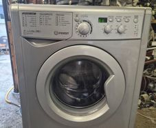 Almost new Indesit 8kg Washing Machine For Sale
